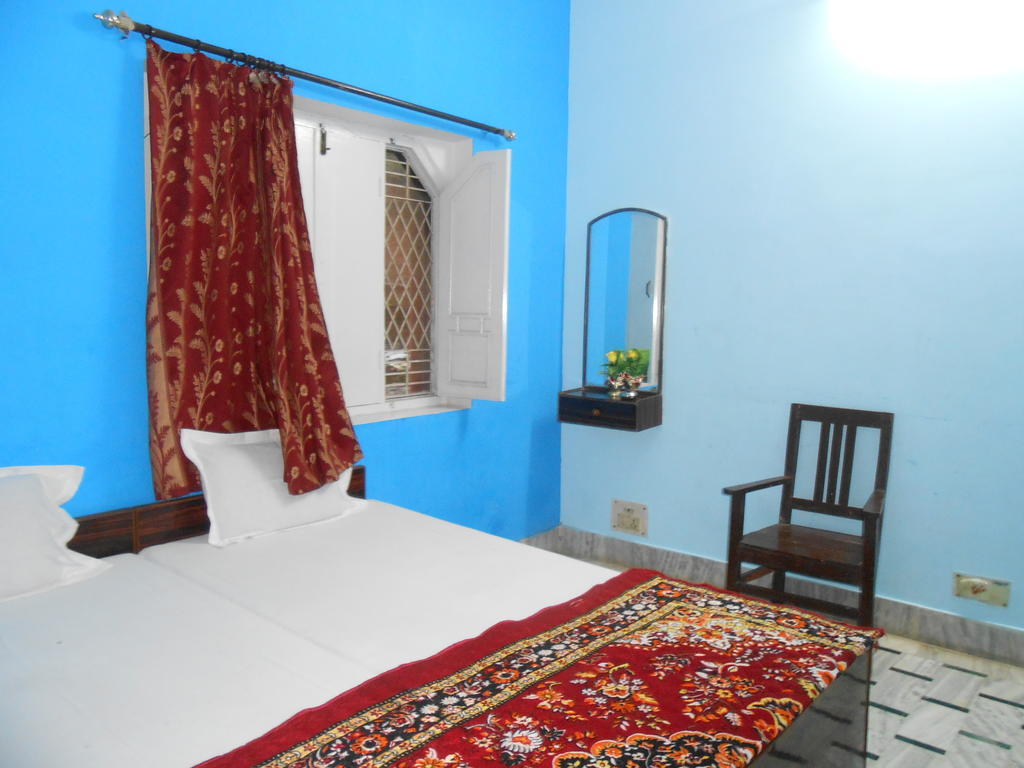 Elvis Guest House Варанаси Номер фото