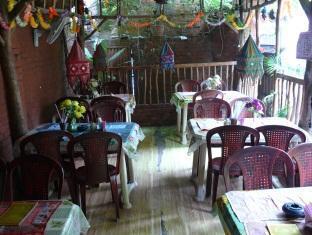 Elvis Guest House Варанаси Экстерьер фото